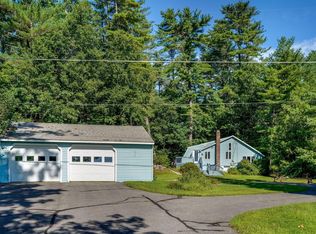 6 Kings Grant Rd, Raymond, ME 04071