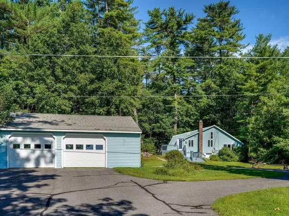 6 Kings Grant Road, Raymond, ME 04071