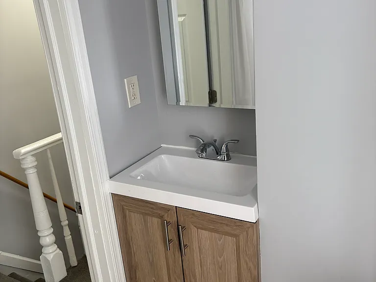 1322 W Victoria St — Photo 14