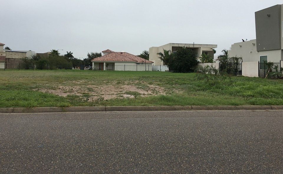 2nd image of 2201 S 49th St