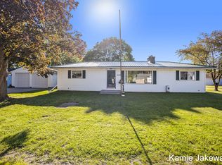 1030 S Pearl St, Belding, MI 48809