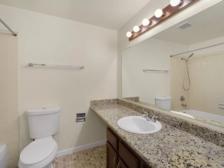 11100 NE 132nd Pl — Photo 15