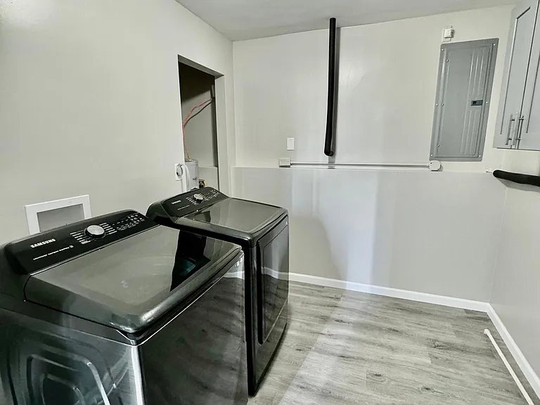1542 E Meadowbrook Dr — Photo 41