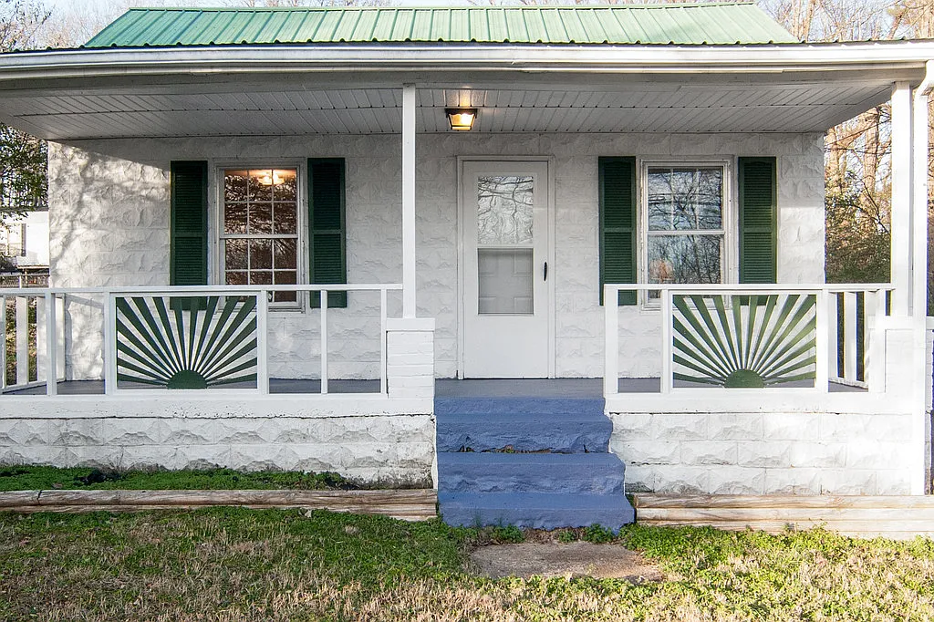 Hwy 47E, 2103 - 2103 — Photo 1