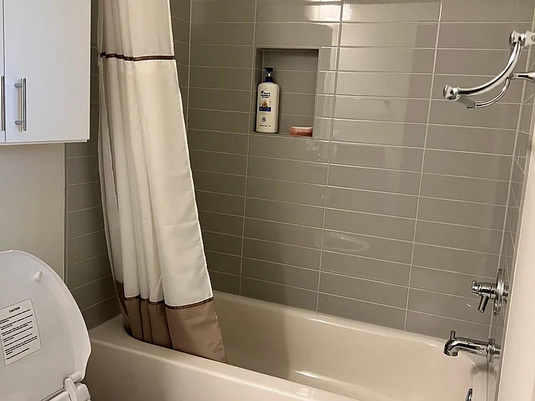 6447 Vernon Woods Dr — Photo 11