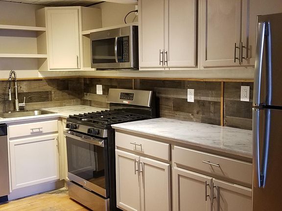 3rd image of 1331 Lombard St #102
