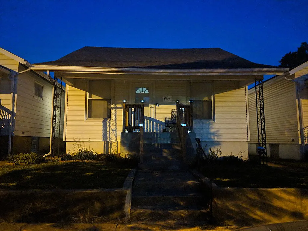 5030 Alexander St photo 1
