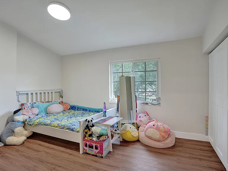 12213 Melissa Way — Photo 32