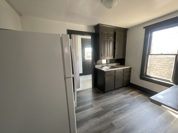 1042 W Market St #18140480