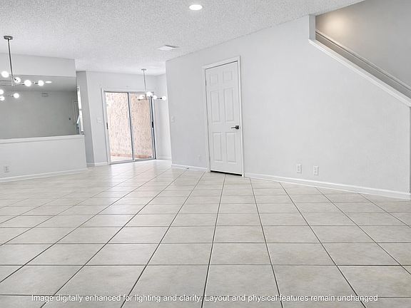 4th image of 703 Crosswinds Dr