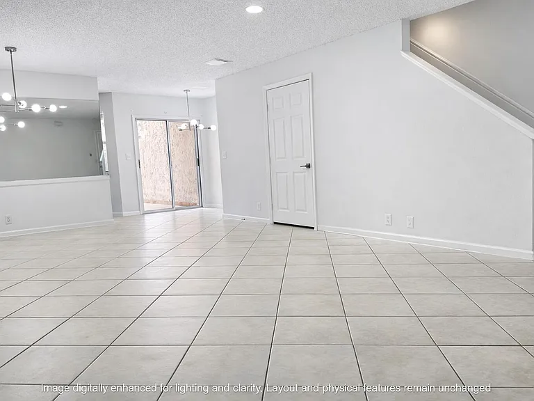 703 Crosswinds Dr — Photo 4