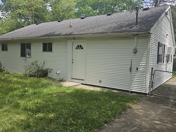 2nd image of 401 Dickens Dr