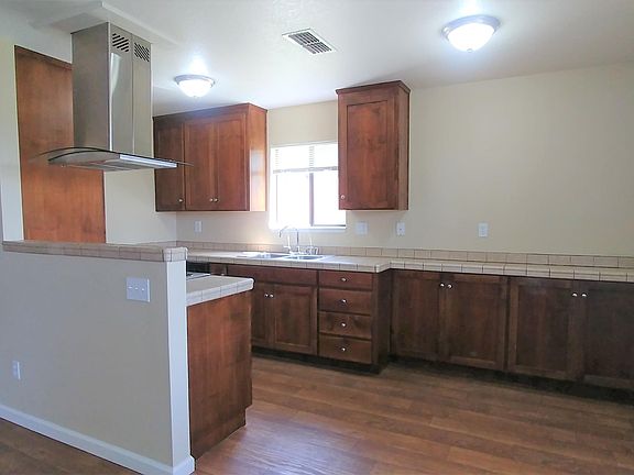 4th image of 2740 Arcadia Dr