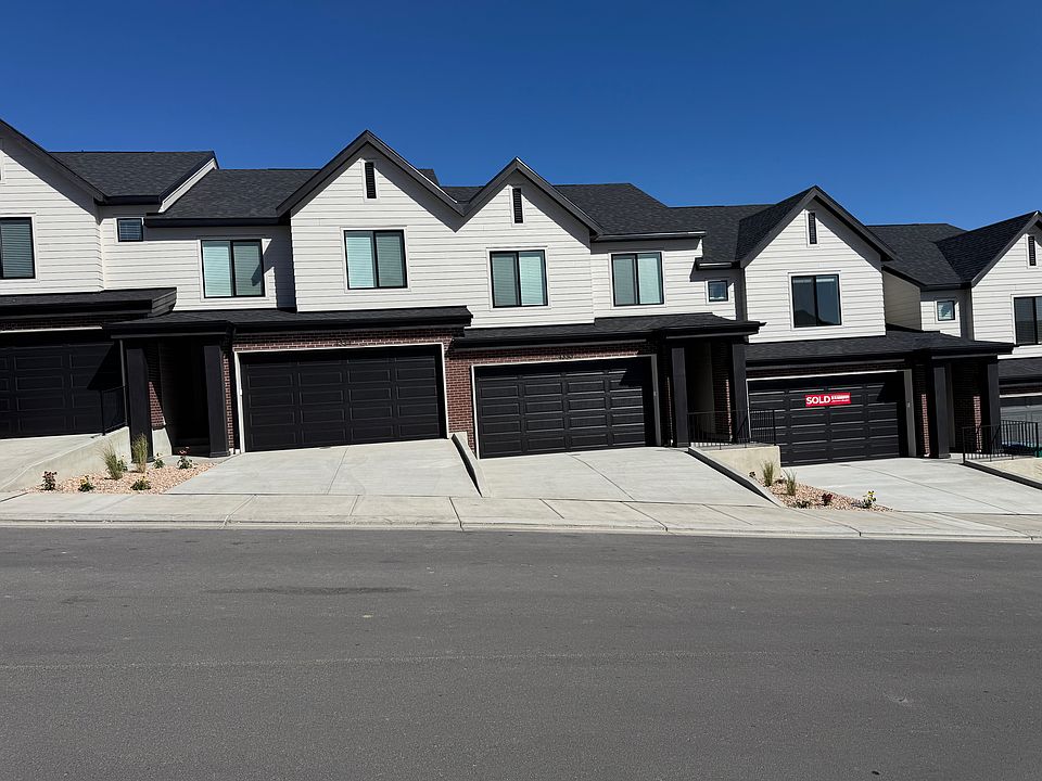 2-Car Garage with driveway