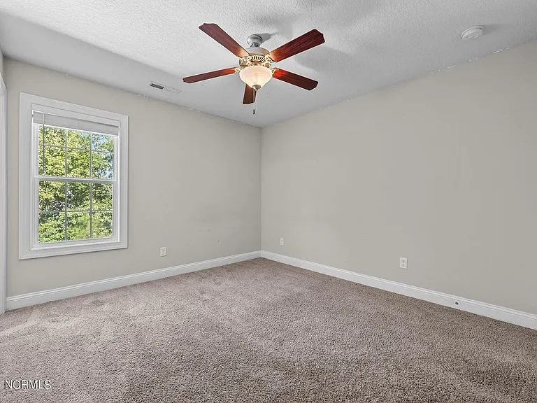 217 E Murrow Ln — Photo 15