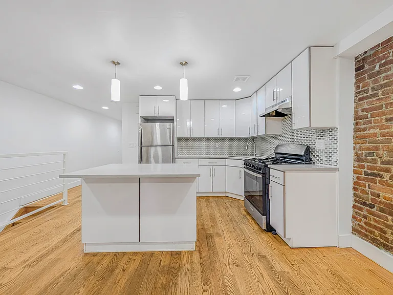278 Woodbine St #1 — Photo 1