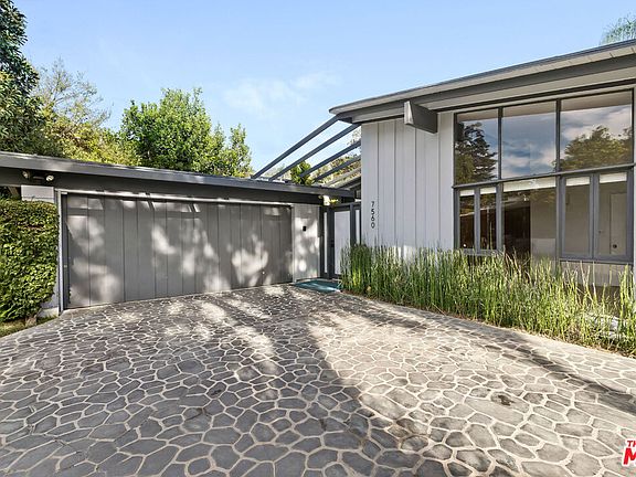 4th image of 7560 Lolina Ln