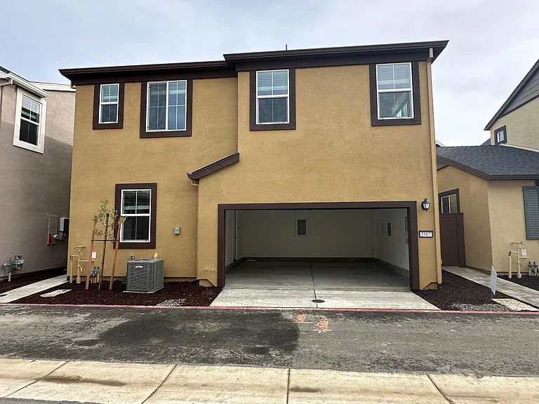 1667 Pena Ln — Photo 33