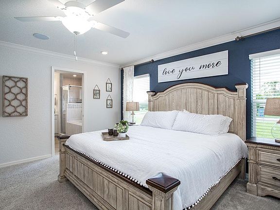 Spacious owner s suite with walk-in wardrobe - New home for sale in Ocala, FL - Photo showcases