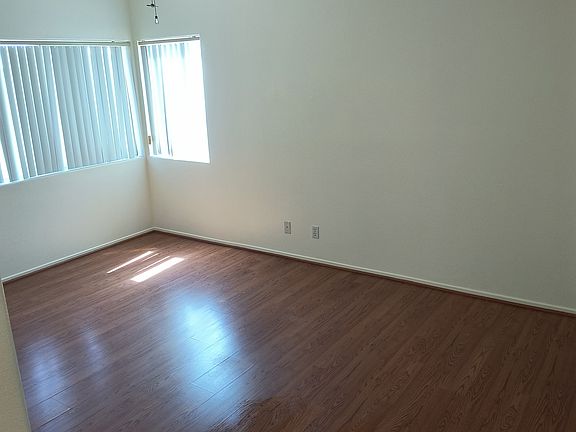 2nd image of 13920 Julian Dr