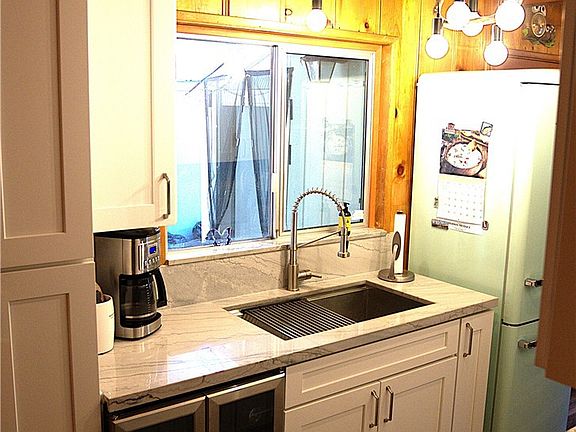 5th image of 1671 Twin Lakes Rd