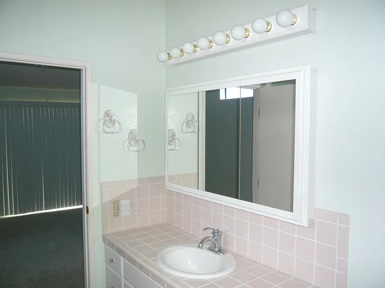 3415 Greenacre Dr — Photo 7