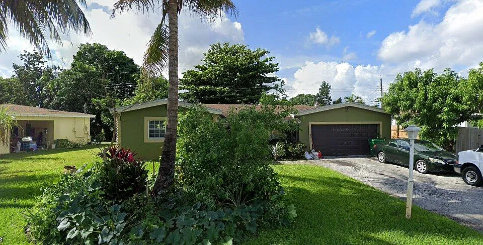 2030 Alcazar Dr