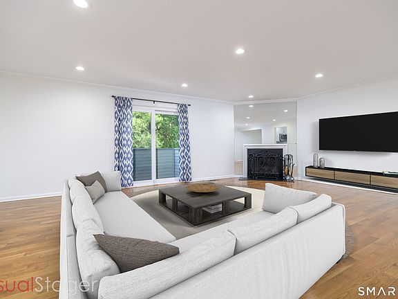 5th image of 2700 Bedford Street #G