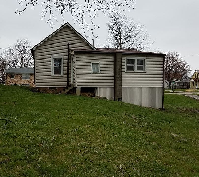 2nd image of 402 5th St