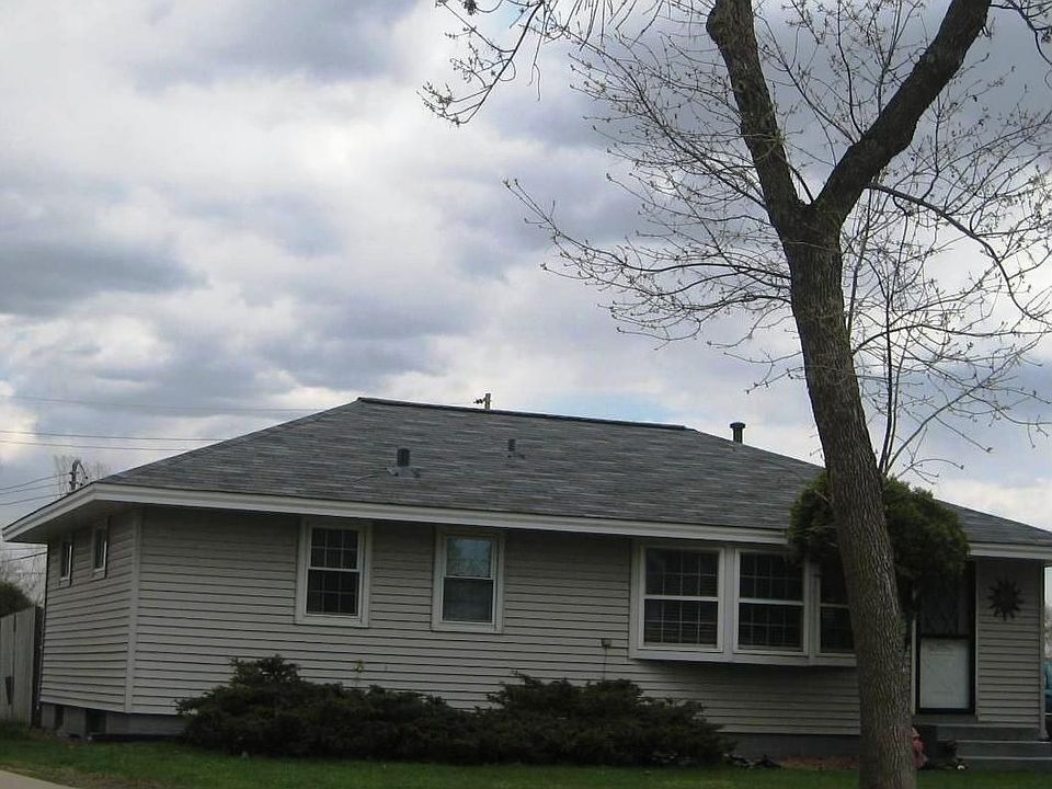 2nd image of 719 Centennial Cir