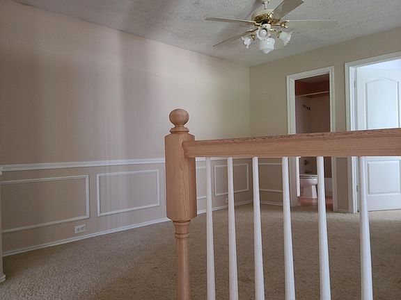 4th image of 922 Highgate Dr