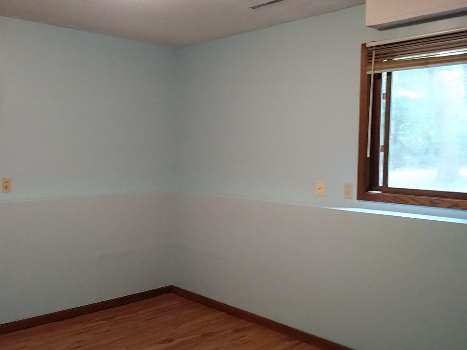 2nd image of 6202 Magnolia Ln N