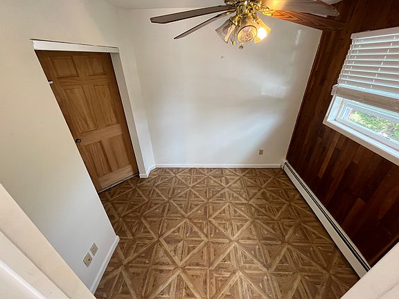 5th image of 46 Glen Ln