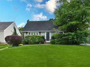 36 Alhambra Rd, Baldwin, NY 11510