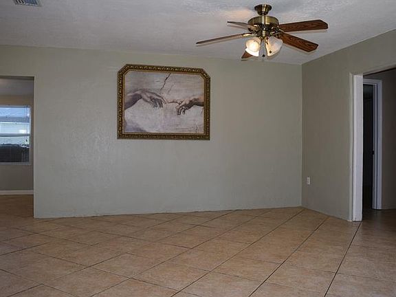 5th image of 819 32nd St W