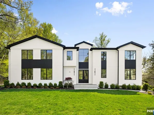 36 Hampshire Hill Rd, Upper Saddle River, NJ 07458