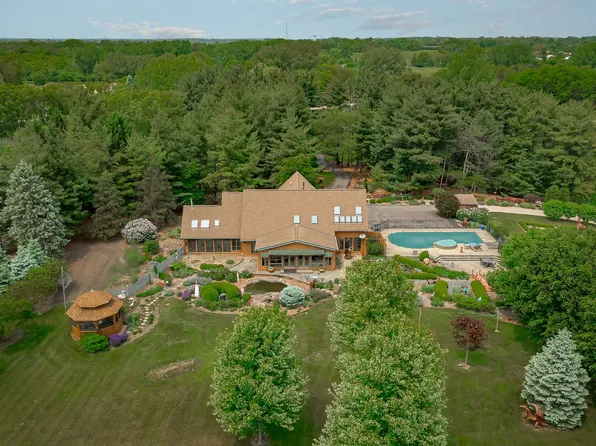 29295 N Callahan Rd, Wauconda, IL 60084