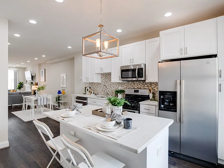 442 N Linwood Ave — Photo 9