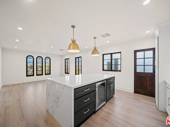 3710 Arbolada Rd, Los Angeles, CA 90027