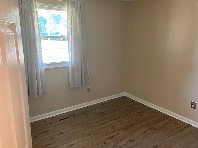 3700 Caracas Dr — Photo 17