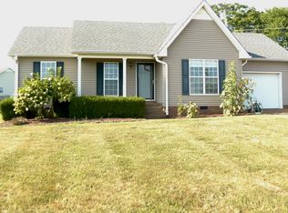 516 E Longview Dr, Portland, TN 37148