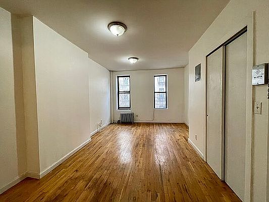 2nd image of 239 E 116th St #3E