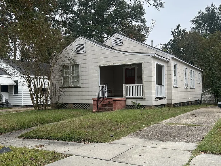 715 Boulevard St — Photo 2