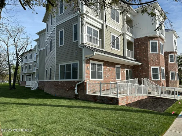 33 Union Ave #309, Manasquan, NJ 08736