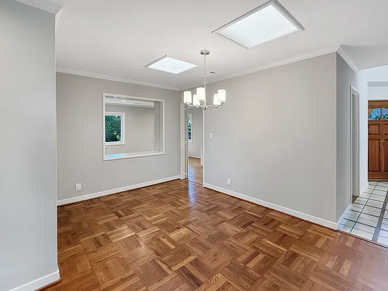 Dining Room - Unstaged