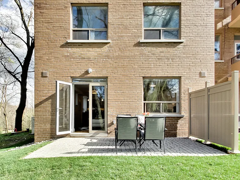 42 Glen Elm Ave #206 — Photo 95