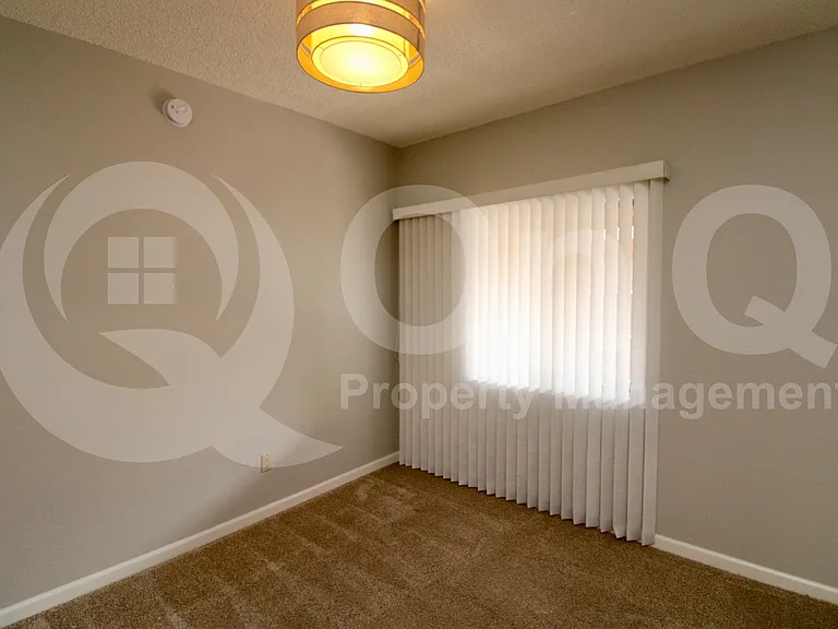 1949 N Swan Rd #31 — Photo 9