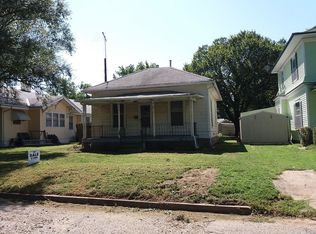 318 E 12th St, Wellington, KS 67152
