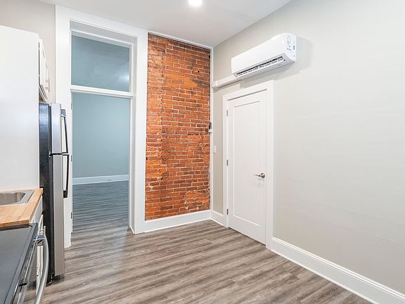 3rd image of 337-339 Main St #3