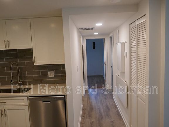 2nd image of 3219 W Parkway Dr APT 1E